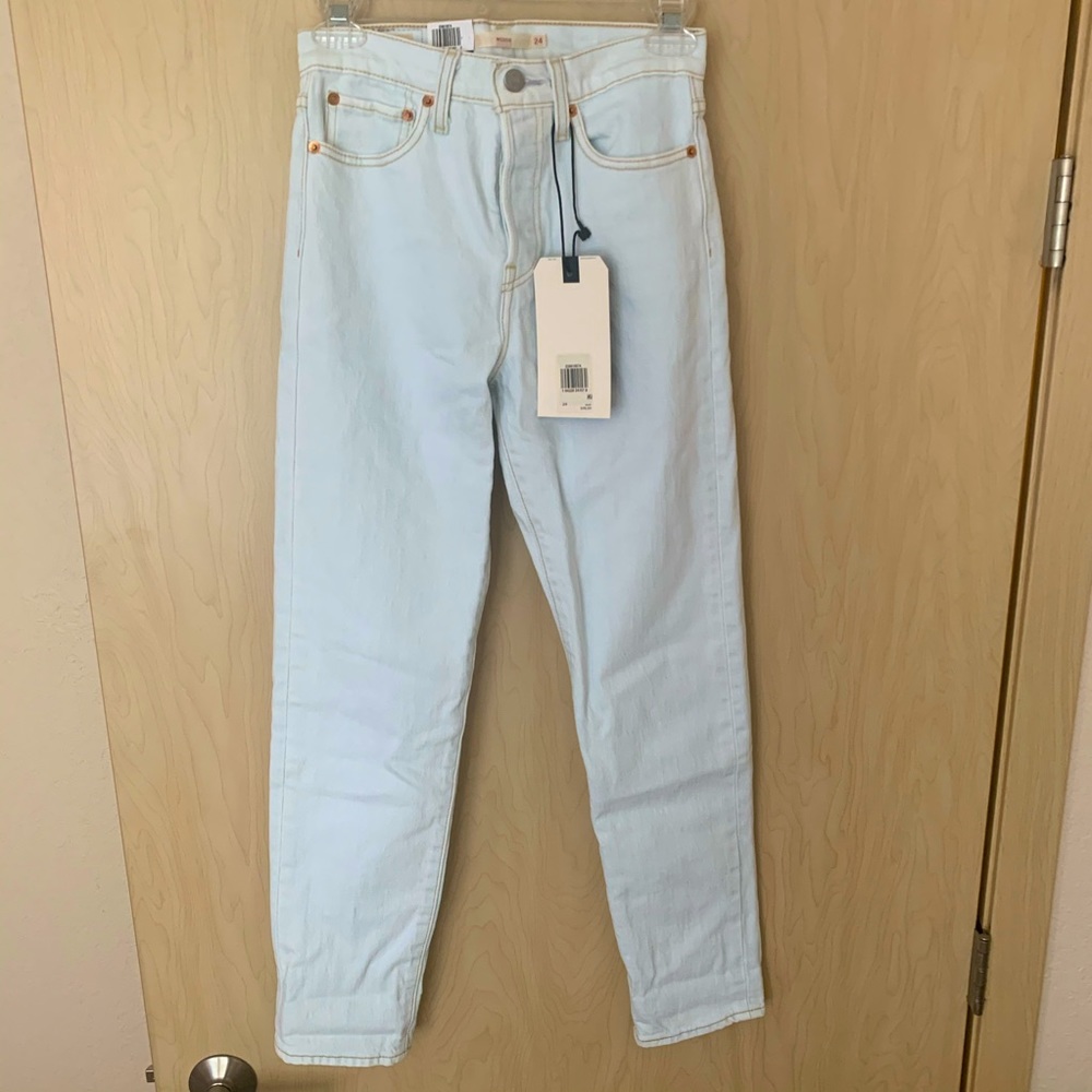 Levi’s Wedgie Icon Jeans